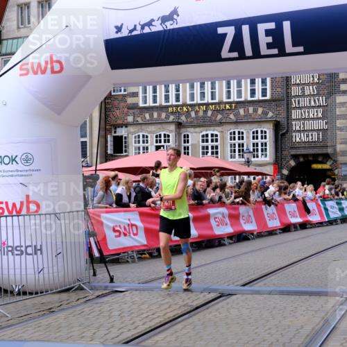 13.09.2026 - 21. swb-Marathon Bremen Tim E. http://msf.ph/oto/10364619 13.09.2026 13:02:07 Ziel 1614, 4696, 4739, 5601, 7950, 9137, 9233, 13168 meine-sportfotos.de
