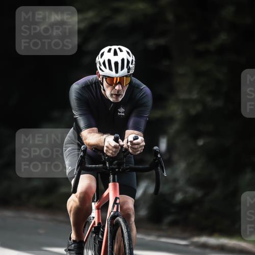 13.09.2026 - Stadtparktriathlon H.Heesch http://msf.ph/oto/10364628 13.09.2026 11:21:26 Radfahren 653, 674, 826, 1800 meine-sportfotos.de
