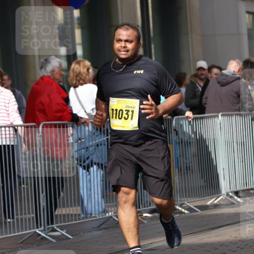 13.09.2026 - 21. swb-Marathon Bremen Strokosch-Dieckow http://msf.ph/oto/10364635 13.09.2026 11:27:15 Ziel 10440, 10627, 10789, 11031, 11254, 11851, 12377, 12408 meine-sportfotos.de