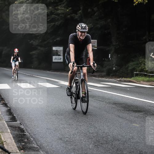 13.09.2026 - Stadtparktriathlon H.Heesch http://msf.ph/oto/10364659 13.09.2026 10:11:07 Radfahren 254, 267, 308, 330 meine-sportfotos.de
