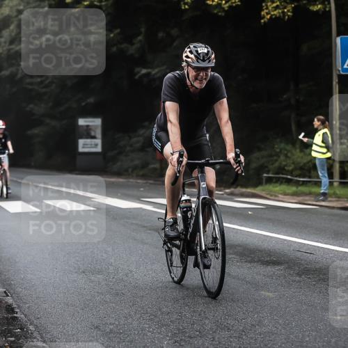 13.09.2026 - Stadtparktriathlon H.Heesch http://msf.ph/oto/10364676 13.09.2026 10:11:08 Radfahren 254, 267, 308, 330 meine-sportfotos.de