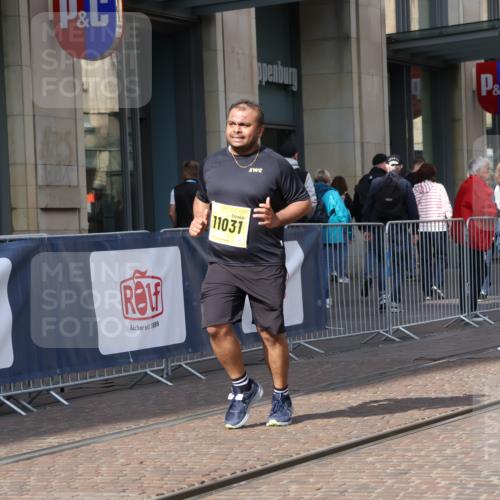 13.09.2026 - 21. swb-Marathon Bremen Strokosch-Dieckow http://msf.ph/oto/10364693 13.09.2026 11:27:17 Ziel 10440, 10627, 10789, 11031, 11254, 12377, 12408 meine-sportfotos.de