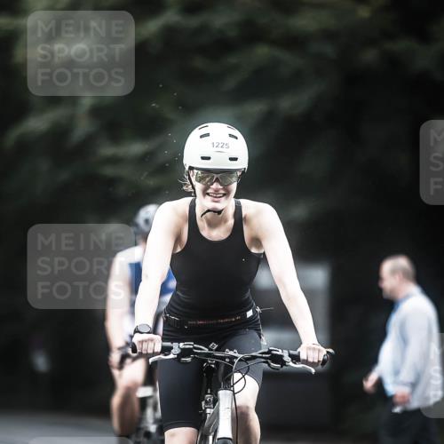 13.09.2026 - Stadtparktriathlon H.Heesch http://msf.ph/oto/10364734 13.09.2026 13:12:54 Radfahren 1225, 1226, 1284, 1297, 1352 meine-sportfotos.de