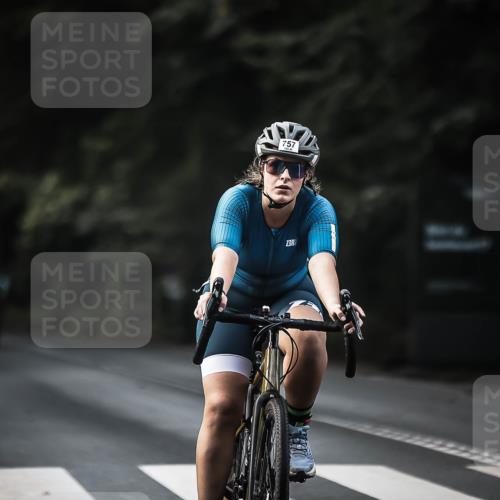 13.09.2026 - Stadtparktriathlon H.Heesch http://msf.ph/oto/10364737 13.09.2026 11:21:34 Radfahren 636, 674, 757 meine-sportfotos.de