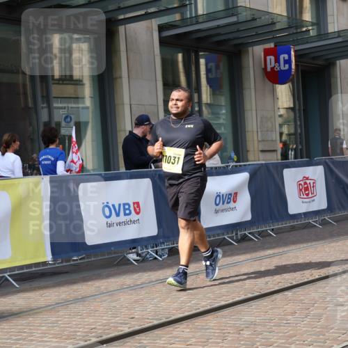 13.09.2026 - 21. swb-Marathon Bremen Strokosch-Dieckow http://msf.ph/oto/10364740 13.09.2026 11:27:18 Ziel 10440, 10627, 10789, 11031, 12377, 12408 meine-sportfotos.de