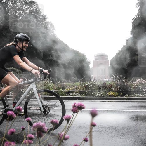 13.09.2026 - Stadtparktriathlon H.Heesch http://msf.ph/oto/10364743 13.09.2026 12:37:32 Radfahren 1242 meine-sportfotos.de