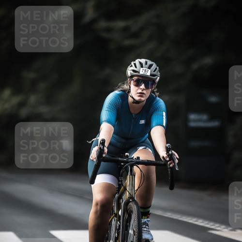 13.09.2026 - Stadtparktriathlon H.Heesch http://msf.ph/oto/10364745 13.09.2026 11:21:35 Radfahren 636, 674, 757 meine-sportfotos.de
