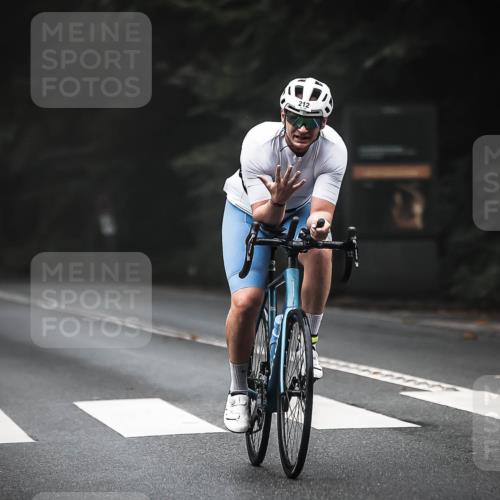 13.09.2026 - Stadtparktriathlon H.Heesch http://msf.ph/oto/10364747 13.09.2026 10:11:17 Radfahren 212 meine-sportfotos.de