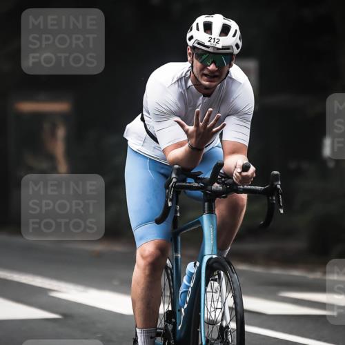 13.09.2026 - Stadtparktriathlon H.Heesch http://msf.ph/oto/10364780 13.09.2026 10:11:17 Radfahren 212 meine-sportfotos.de