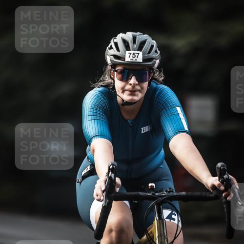 13.09.2026 - Stadtparktriathlon H.Heesch http://msf.ph/oto/10364784 13.09.2026 11:21:35 Radfahren 636, 674, 757 meine-sportfotos.de