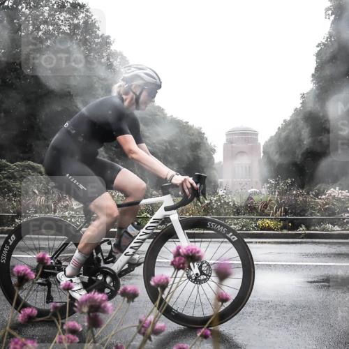 13.09.2026 - Stadtparktriathlon H.Heesch http://msf.ph/oto/10364826 13.09.2026 12:37:54 Radfahren 1076, 1101, 1136, 1232, 1255, 1256 meine-sportfotos.de