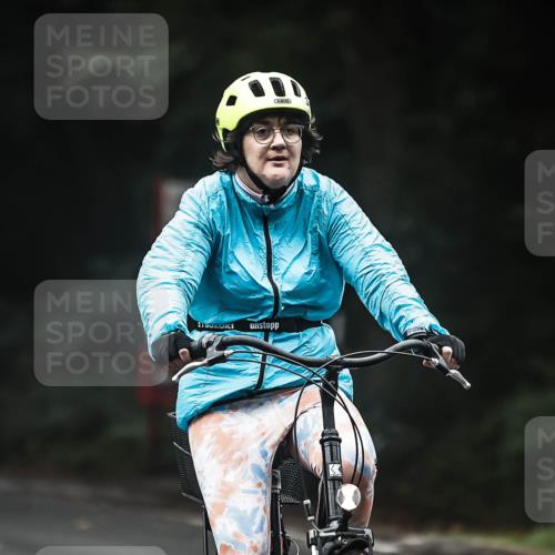 13.09.2026 - Stadtparktriathlon H.Heesch http://msf.ph/oto/10364842 13.09.2026 10:11:25 Radfahren 253, 296, 324, 343 meine-sportfotos.de