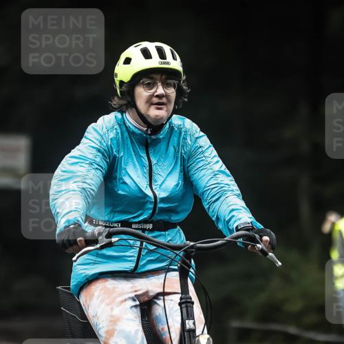 13.09.2026 - Stadtparktriathlon H.Heesch http://msf.ph/oto/10364858 13.09.2026 10:11:25 Radfahren 253, 296, 324, 343 meine-sportfotos.de