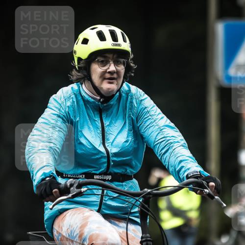 13.09.2026 - Stadtparktriathlon H.Heesch http://msf.ph/oto/10364874 13.09.2026 10:11:25 Radfahren 253, 296, 324, 343 meine-sportfotos.de