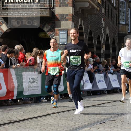 13.09.2026 - 21. swb-Marathon Bremen Strokosch-Dieckow http://msf.ph/oto/10364883 13.09.2026 13:35:18 Ziel 489, 1210, 2413, 2430, 2492, 2525, 2561, 2755, 3063, 3181, 3217, 3353, 3768, 4487, 5125, 5415, 5647, 5684, 6085, 6391, 6403, 6627, 6655, 6756, 7123, 7405, 7443, 7462, 7750, 8155, 8515, 8623, 9038, 9216, 9820, 13017, 13018, 13051, 13060, 13180, 1150, 2041, 2090, 2318, 2356, 2866, 3055, 3621, 4062, 4326, 5661, 6315, 6418, 6837, 7285, 7305, 7377, 8401, 8530, 8773, 8915, 9845, 9887 meine-sportfotos.de