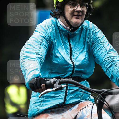 13.09.2026 - Stadtparktriathlon H.Heesch http://msf.ph/oto/10364905 13.09.2026 10:11:26 Radfahren 253, 271, 273, 296, 324, 343 meine-sportfotos.de