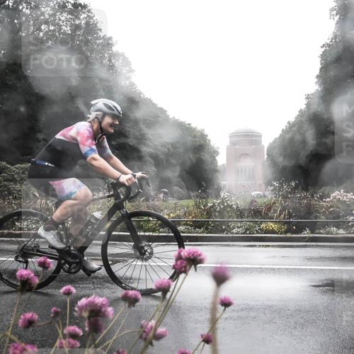 13.09.2026 - Stadtparktriathlon H.Heesch http://msf.ph/oto/10364909 13.09.2026 12:38:19 Radfahren 1140, 1194, 1228 meine-sportfotos.de
