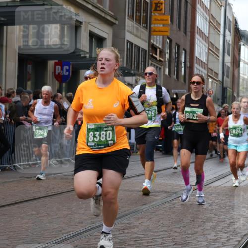 13.09.2026 - 21. swb-Marathon Bremen Strokosch-Dieckow http://msf.ph/oto/10364913 13.09.2026 13:37:20 Ziel 448, 581, 3323, 3804, 4155, 4159, 4300, 4433, 4628, 5624, 5783, 5784, 6032, 6596, 6795, 6804, 6911, 7003, 7074, 7540, 7635, 7815, 7985, 8010, 8204, 8315, 8316, 8380, 8439, 8553, 8674, 8748, 9099, 9441, 10062, 10106, 270, 391, 869, 950, 1180, 1285, 1854, 1991, 2241, 2531, 2930, 3333, 3627, 3732, 3823, 3894, 3909, 4410, 4448, 4932, 4947, 5388, 5547, 5577, 5612, 5738, 5791, 6046, 6431, 6629, 6904, 6947, 6961, 7006, 7571, 8268, 8443, 9701 meine-sportfotos.de