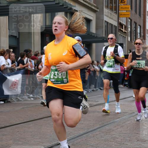 13.09.2026 - 21. swb-Marathon Bremen Strokosch-Dieckow http://msf.ph/oto/10364935 13.09.2026 13:37:20 Ziel 448, 581, 3323, 3804, 4155, 4159, 4300, 4433, 4628, 5624, 5783, 5784, 6032, 6596, 6795, 6804, 6911, 7003, 7074, 7540, 7635, 7815, 7985, 8010, 8204, 8315, 8316, 8380, 8439, 8553, 8674, 8748, 9099, 9441, 10062, 10106, 270, 391, 869, 950, 1180, 1285, 1854, 1991, 2241, 2531, 2930, 3333, 3627, 3732, 3823, 3894, 3909, 4410, 4448, 4932, 4947, 5388, 5547, 5577, 5612, 5738, 5791, 6046, 6431, 6629, 6904, 6947, 6961, 7006, 7571, 8268, 8443, 9701 meine-sportfotos.de