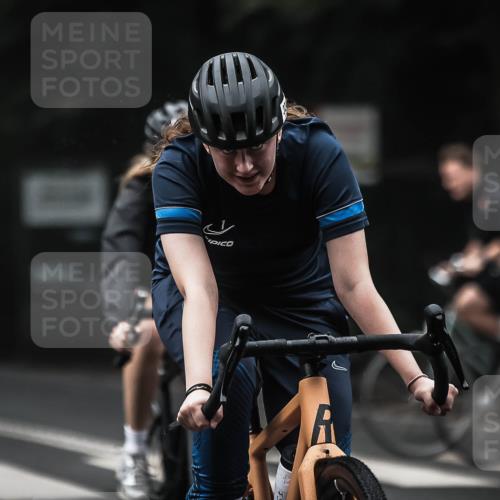 13.09.2026 - Stadtparktriathlon H.Heesch http://msf.ph/oto/10364962 13.09.2026 10:11:30 Radfahren 253, 271, 273, 296, 324, 343 meine-sportfotos.de