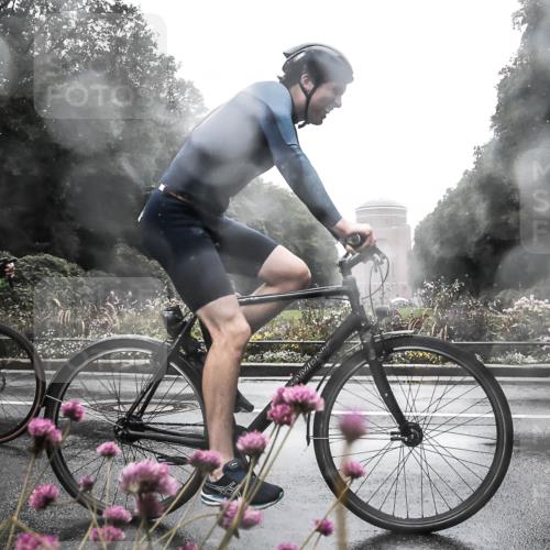13.09.2026 - Stadtparktriathlon H.Heesch http://msf.ph/oto/10364964 13.09.2026 12:38:30 Radfahren 950, 959, 1097, 1164, 1193, 1204 meine-sportfotos.de