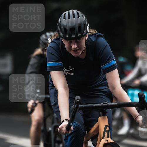 13.09.2026 - Stadtparktriathlon H.Heesch http://msf.ph/oto/10364973 13.09.2026 10:11:31 Radfahren 253, 271, 273, 296, 324, 343 meine-sportfotos.de
