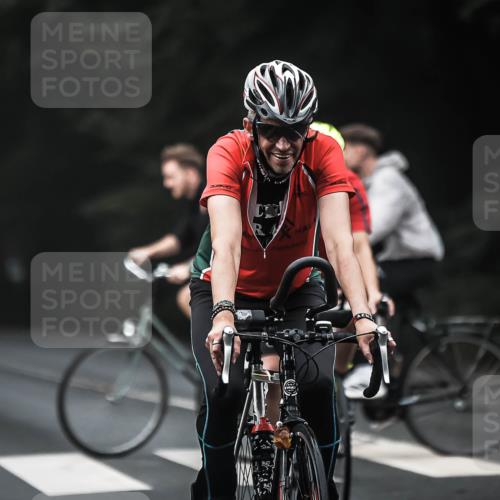 13.09.2026 - Stadtparktriathlon H.Heesch http://msf.ph/oto/10364979 13.09.2026 10:11:32 Radfahren 253, 271, 273, 296, 324 meine-sportfotos.de