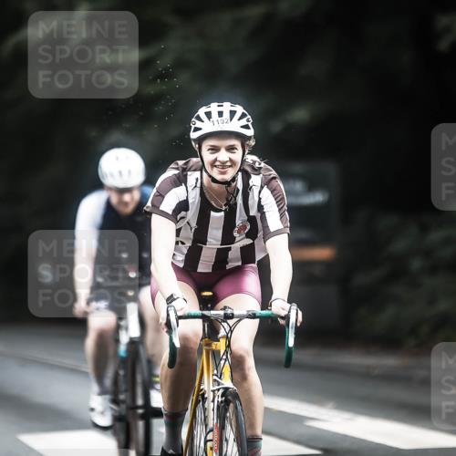 13.09.2026 - Stadtparktriathlon H.Heesch http://msf.ph/oto/10364980 13.09.2026 13:13:11 Radfahren 1192, 1316, 1323, 1386, 1402 meine-sportfotos.de