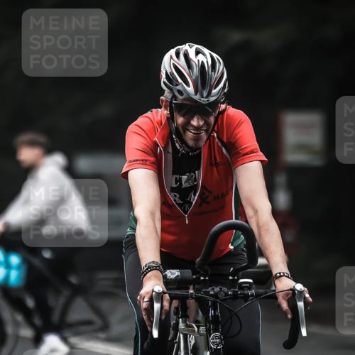 13.09.2026 - Stadtparktriathlon H.Heesch http://msf.ph/oto/10364998 13.09.2026 10:11:32 Radfahren 253, 271, 273, 296, 324 meine-sportfotos.de