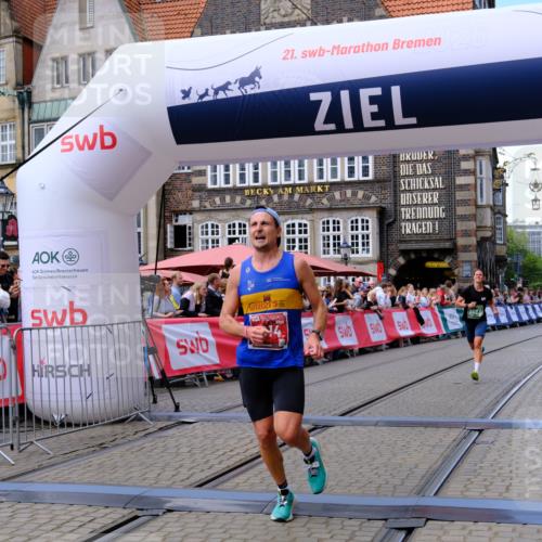 13.09.2026 - 21. swb-Marathon Bremen Tim E. http://msf.ph/oto/10365001 13.09.2026 13:02:35 Ziel 9583 meine-sportfotos.de