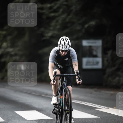 13.09.2026 - Stadtparktriathlon H.Heesch http://msf.ph/oto/10365002 13.09.2026 11:21:55 Radfahren 622, 787 meine-sportfotos.de