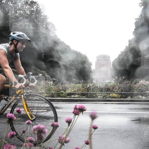 13.09.2026 - Stadtparktriathlon H.Heesch http://msf.ph/oto/10365005 13.09.2026 12:38:43 Radfahren 1091, 1154, 1176 meine-sportfotos.de