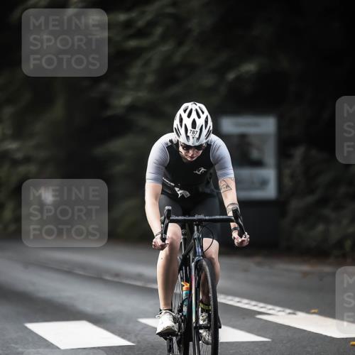13.09.2026 - Stadtparktriathlon H.Heesch http://msf.ph/oto/10365008 13.09.2026 11:21:55 Radfahren 622, 787 meine-sportfotos.de