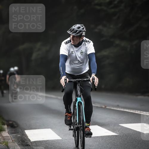 13.09.2026 - Stadtparktriathlon H.Heesch http://msf.ph/oto/10365018 13.09.2026 10:11:40 Radfahren 223, 258, 311 meine-sportfotos.de