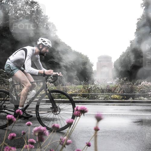 13.09.2026 - Stadtparktriathlon H.Heesch http://msf.ph/oto/10365025 13.09.2026 12:38:48 Radfahren 996, 1091, 1202, 1299 meine-sportfotos.de