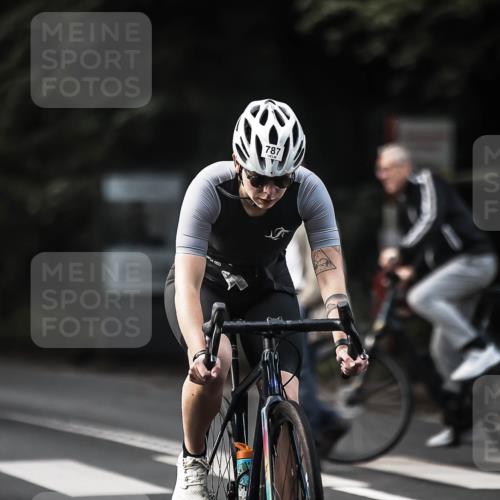 13.09.2026 - Stadtparktriathlon H.Heesch http://msf.ph/oto/10365027 13.09.2026 11:21:55 Radfahren 622, 787 meine-sportfotos.de