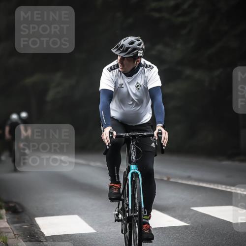 13.09.2026 - Stadtparktriathlon H.Heesch http://msf.ph/oto/10365028 13.09.2026 10:11:40 Radfahren 223, 258, 311 meine-sportfotos.de