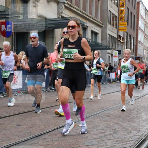 13.09.2026 - 21. swb-Marathon Bremen Strokosch-Dieckow http://msf.ph/oto/10365034 13.09.2026 13:37:22 Ziel 448, 581, 3323, 3804, 4155, 4159, 4300, 4433, 4628, 5624, 5783, 5784, 6032, 6596, 6795, 6804, 6911, 7003, 7074, 7540, 7635, 7815, 7985, 8010, 8204, 8315, 8316, 8380, 8439, 8440, 8553, 8674, 8972, 9099, 9441, 9481, 9774, 10062, 10106, 13228, 270, 391, 448, 869, 950, 1180, 1285, 1854, 1991, 2531, 3333, 3627, 3732, 3823, 3894, 4448, 4628, 4932, 4947, 5388, 5547, 5577, 5612, 5738, 5791, 6046, 6431, 6629, 6904, 6947, 6961, 7006, 7571, 8268, 8443, 9701 meine-sportfotos.de