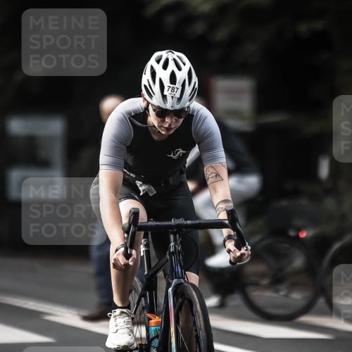13.09.2026 - Stadtparktriathlon H.Heesch http://msf.ph/oto/10365036 13.09.2026 11:21:55 Radfahren 622, 787 meine-sportfotos.de