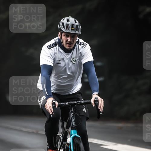 13.09.2026 - Stadtparktriathlon H.Heesch http://msf.ph/oto/10365053 13.09.2026 10:11:41 Radfahren 223, 258, 311, 331 meine-sportfotos.de