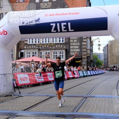 13.09.2026 - 21. swb-Marathon Bremen Tim E. http://msf.ph/oto/10365058 13.09.2026 13:02:37 Ziel 9583 meine-sportfotos.de