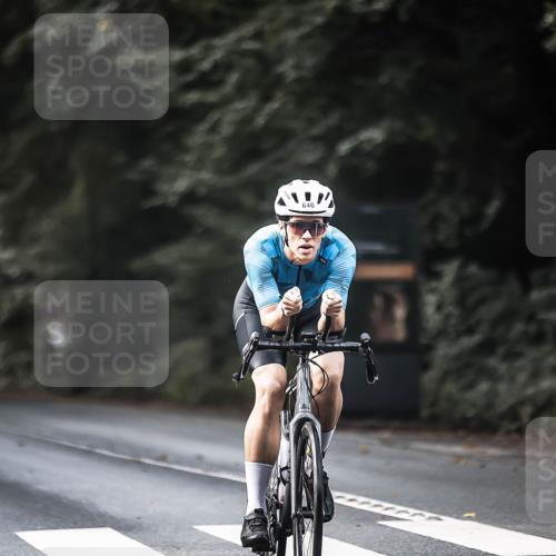 13.09.2026 - Stadtparktriathlon H.Heesch http://msf.ph/oto/10365060 13.09.2026 11:22:12 Radfahren 592, 646, 751 meine-sportfotos.de