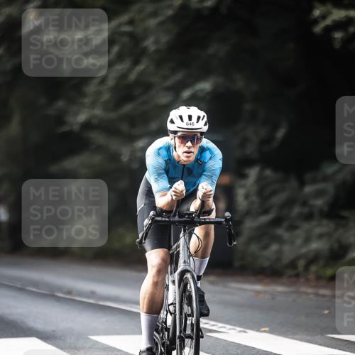 13.09.2026 - Stadtparktriathlon H.Heesch http://msf.ph/oto/10365066 13.09.2026 11:22:12 Radfahren 592, 646, 751 meine-sportfotos.de