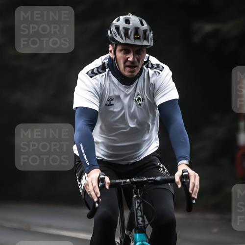 13.09.2026 - Stadtparktriathlon H.Heesch http://msf.ph/oto/10365069 13.09.2026 10:11:41 Radfahren 223, 258, 311, 331 meine-sportfotos.de