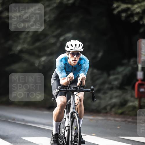 13.09.2026 - Stadtparktriathlon H.Heesch http://msf.ph/oto/10365074 13.09.2026 11:22:12 Radfahren 592, 646, 751 meine-sportfotos.de