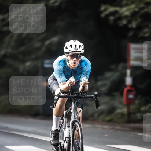 13.09.2026 - Stadtparktriathlon H.Heesch http://msf.ph/oto/10365081 13.09.2026 11:22:12 Radfahren 592, 646, 751 meine-sportfotos.de