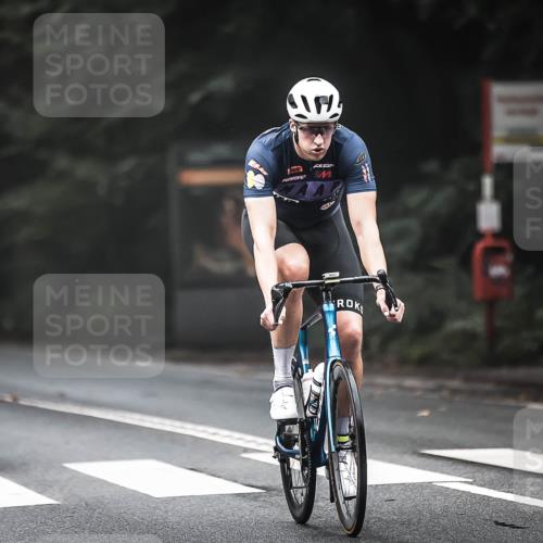 13.09.2026 - Stadtparktriathlon H.Heesch http://msf.ph/oto/10365086 13.09.2026 10:11:45 Radfahren 223, 258, 311, 331 meine-sportfotos.de
