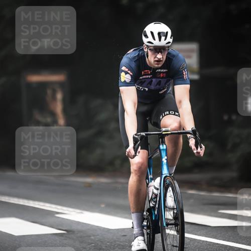 13.09.2026 - Stadtparktriathlon H.Heesch http://msf.ph/oto/10365100 13.09.2026 10:11:45 Radfahren 223, 258, 311, 331 meine-sportfotos.de