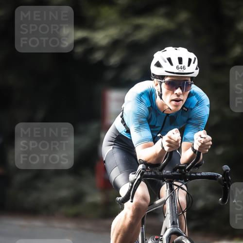13.09.2026 - Stadtparktriathlon H.Heesch http://msf.ph/oto/10365108 13.09.2026 11:22:13 Radfahren 592, 640, 646, 699, 751 meine-sportfotos.de