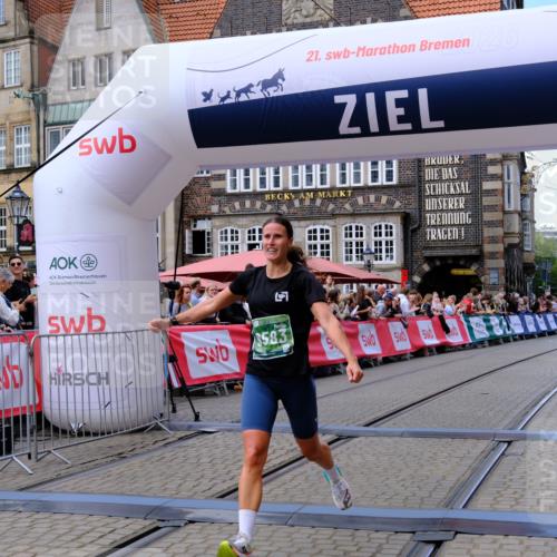 13.09.2026 - 21. swb-Marathon Bremen Tim E. http://msf.ph/oto/10365111 13.09.2026 13:02:38 Ziel 9583 meine-sportfotos.de